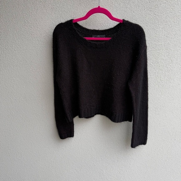 Peruvian Connection Black and Rose Alpaca Blend Crew Neck Sweater - Picture 2 of 8